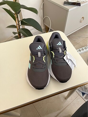 38 Beden çeşitli Renk Orjinal Adidas 38 numara sıfır