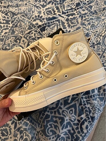 Platform converse