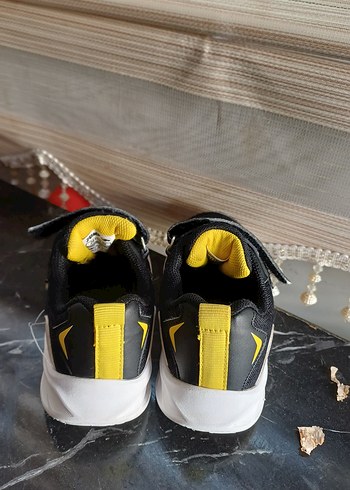 Siyah Spor Ayakkabı Sarı Detaylı - Görsel 5