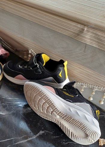 Siyah Spor Ayakkabı Sarı Detaylı - Görsel 4