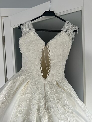 hiç kullanılmamış gelinlik - Görsel 5