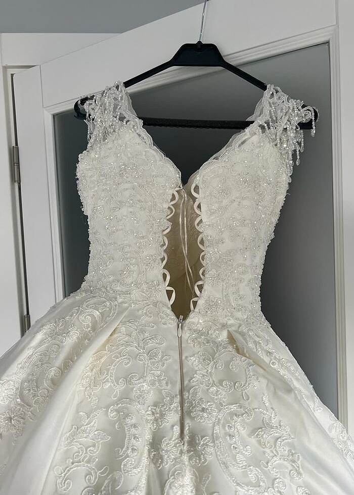 hiç kullanılmamış gelinlik - Görsel 5