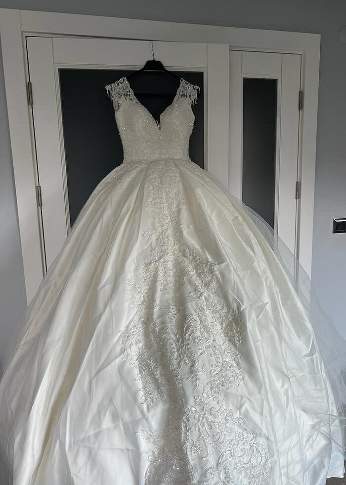 hiç kullanılmamış gelinlik - Görsel 2