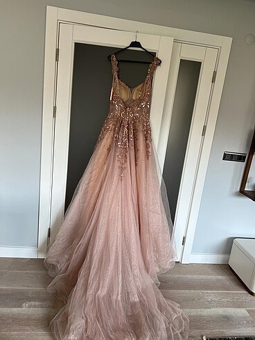 hiç giyilmemiş abiye - Görsel 3