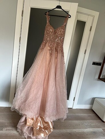 hiç giyilmemiş abiye - Görsel 2