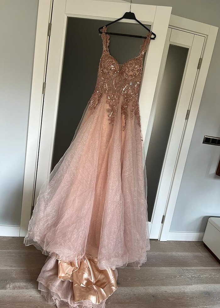 hiç giyilmemiş abiye - Görsel 2