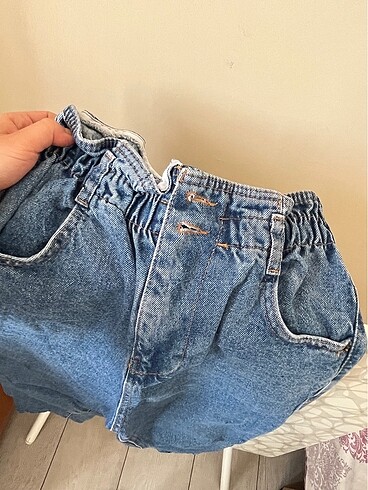 Beli lastikli kot pantolon mom jean