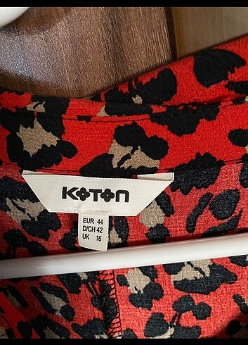 44 Beden kırmızı Renk Koton yazlık elbise bana olmadı dolapta duruyordu