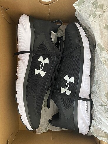 under armour sneaker