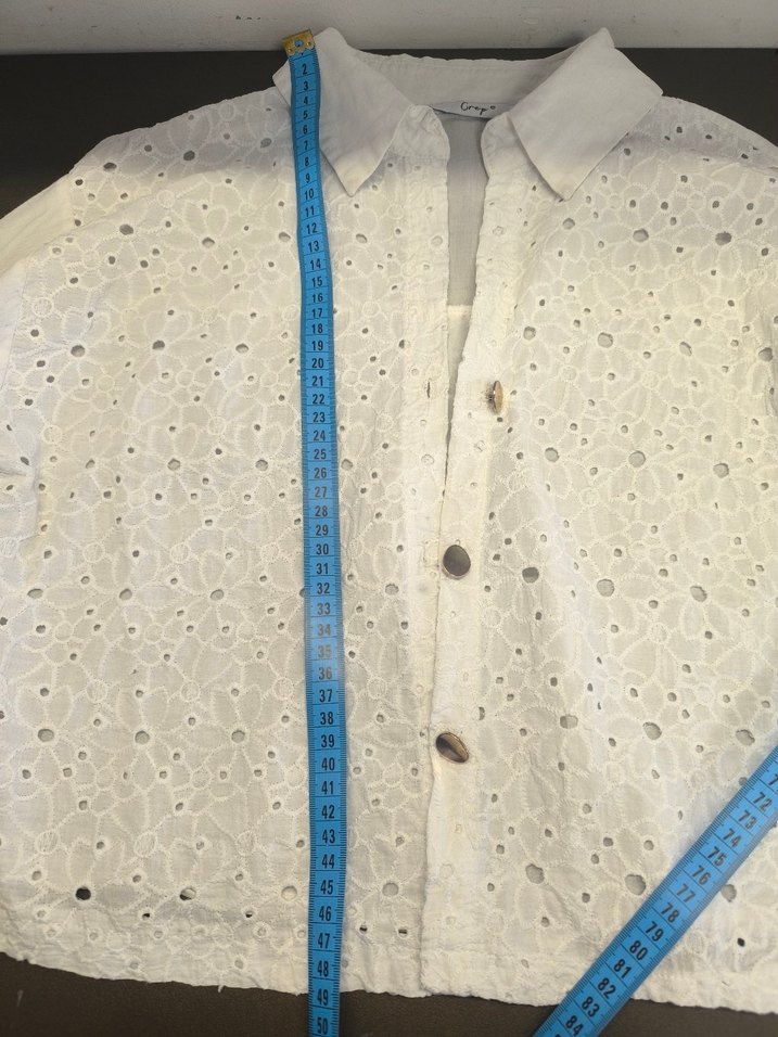 Nakışlı Beyaz Düğmeli Kadın Gömlek - Görsel 3