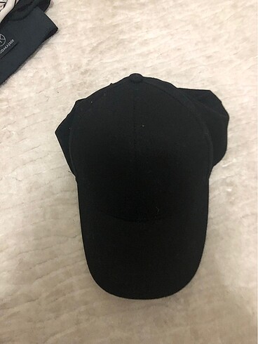 Siyah spor şapka