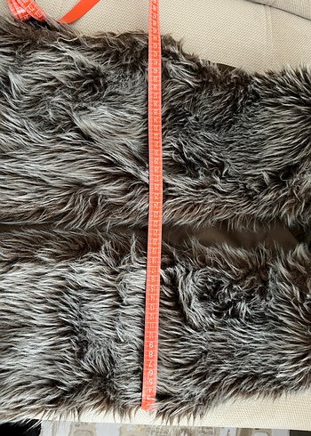 Gri Uzun Kürklü Kadın Yelek - Görsel 6