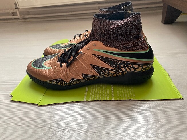 Nike Hypervenom x Halı Saha Ayakkabısı