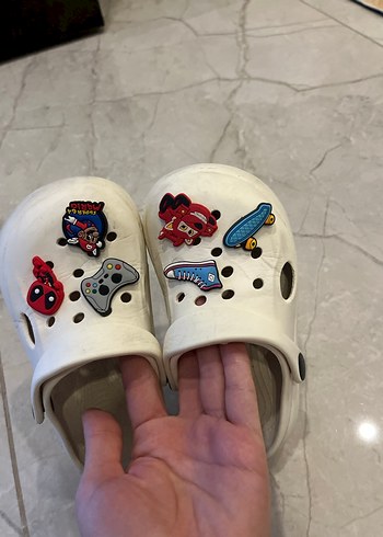 Diğer Renkli Nakışlı Beyaz Erkek Çocuk Terlik