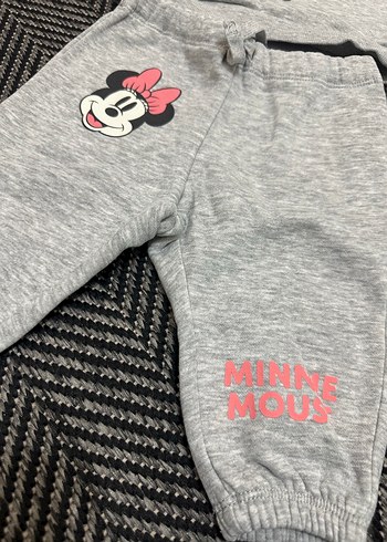 Gri Minnie Mouse Desenli Bebek Kız Takımı - Görsel 3