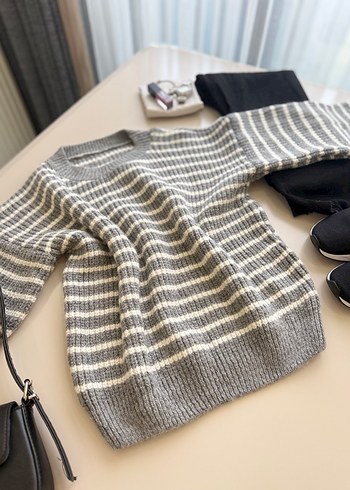 Gri Çizgili Örgü Kadın Kazak - Görsel 3