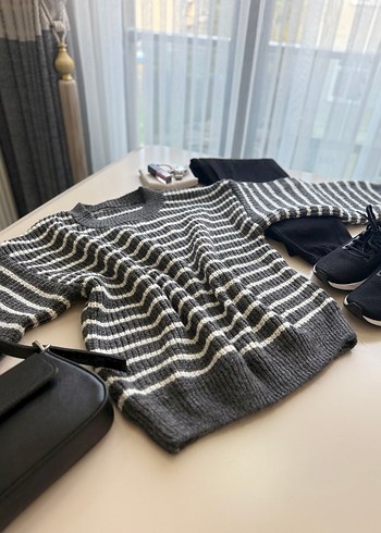 Gri Çizgili Triko Kadın Kazak - Görsel 3