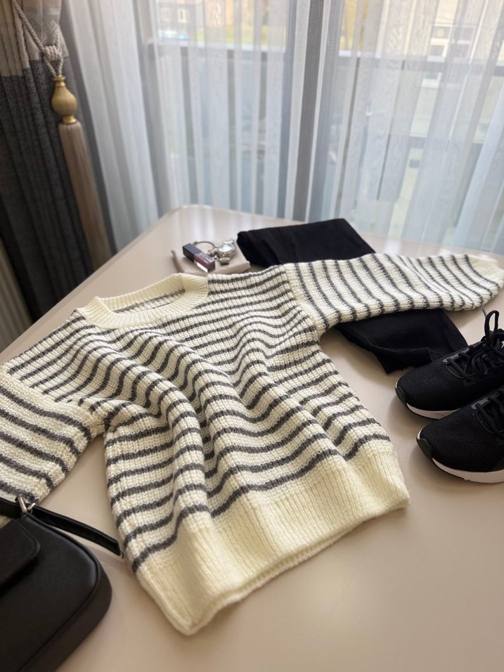 Gri Çizgili Örgü Kadın Triko - Görsel 2