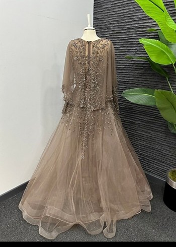 Uzun Kol İşlemeli V Yakalı Bej Abiye - Görsel 5