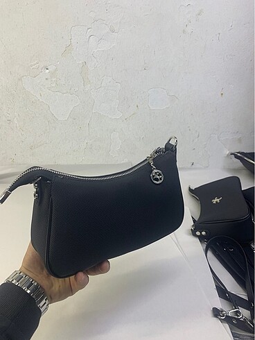 U.S Polo Assn. Bayan çapraz çanta askısı mevcuttur