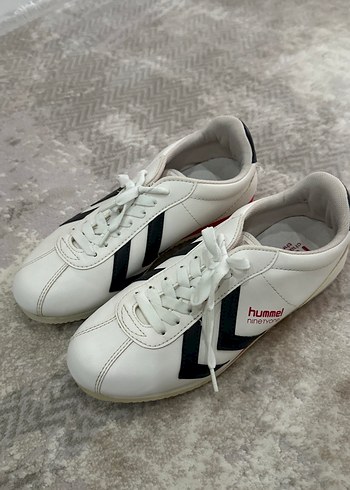 Beyaz Kadın Spor Ayakkabı Siyah Detaylı - Görsel 5