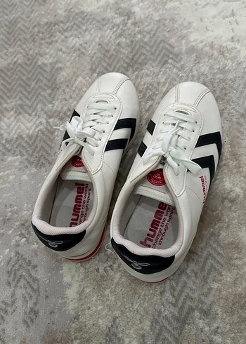 Beyaz Kadın Spor Ayakkabı Siyah Detaylı - Görsel 3