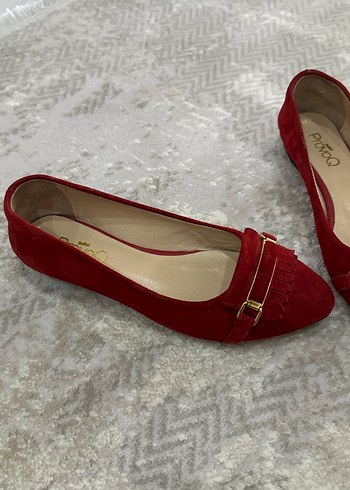 Klasik Kırmızı Süet Tokalı Kadın Babet - Görsel 3