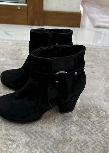 Siyah Süet Tokalı Blok Topuklu Kadın Bot - Görsel 4