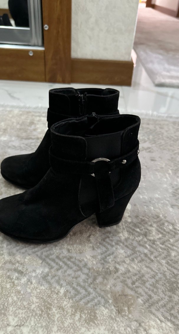 Siyah Süet Tokalı Blok Topuklu Kadın Bot - Görsel 4