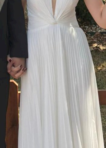 Alfabeta Beyaz sırtı açık uzun nikah nişan söz dış çekim elbisesi