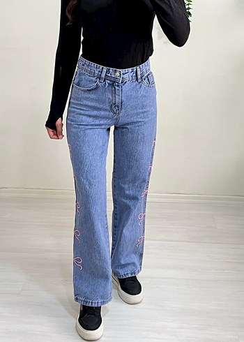 Diğer Nakışlı Fiyonk Detaylı Midi Jean