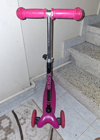 Pembe Rookie Çocuk Scooter'ı - Görsel 2