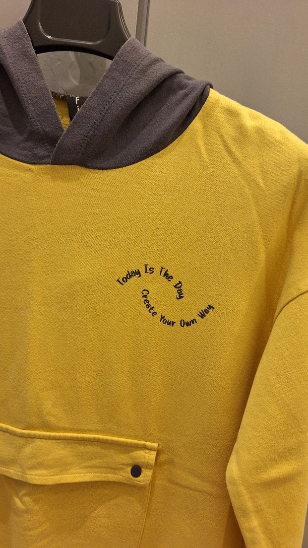 Sarı şapkalı Sweatshirt - Görsel 3