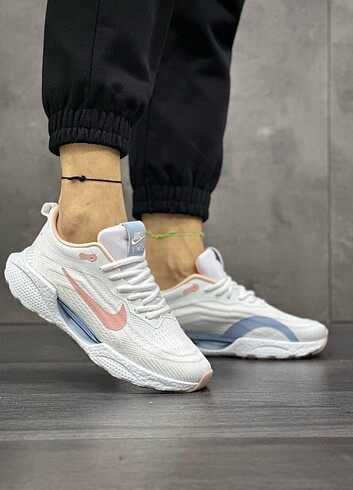 Nike Kadın spor ayakkabi