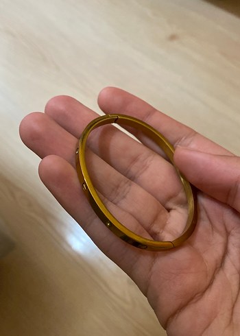 Altın Renk Minimalist Cartier Kadın Bileklik