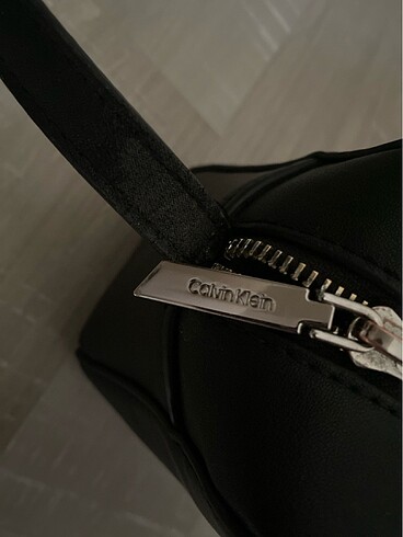 Beden siyah Renk Calvin klein orjinal çapraz çanta