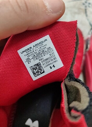 33 Beden kırmızı Renk Under armour basketbol cocuk ayakkabısı