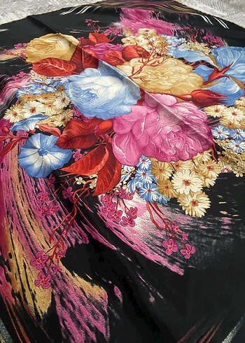 Çiçek Desenli eşarp - Görsel 2