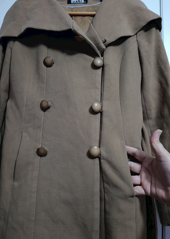 Bej Düğmeli Modern Klasik Kadın Kaban - Görsel 3