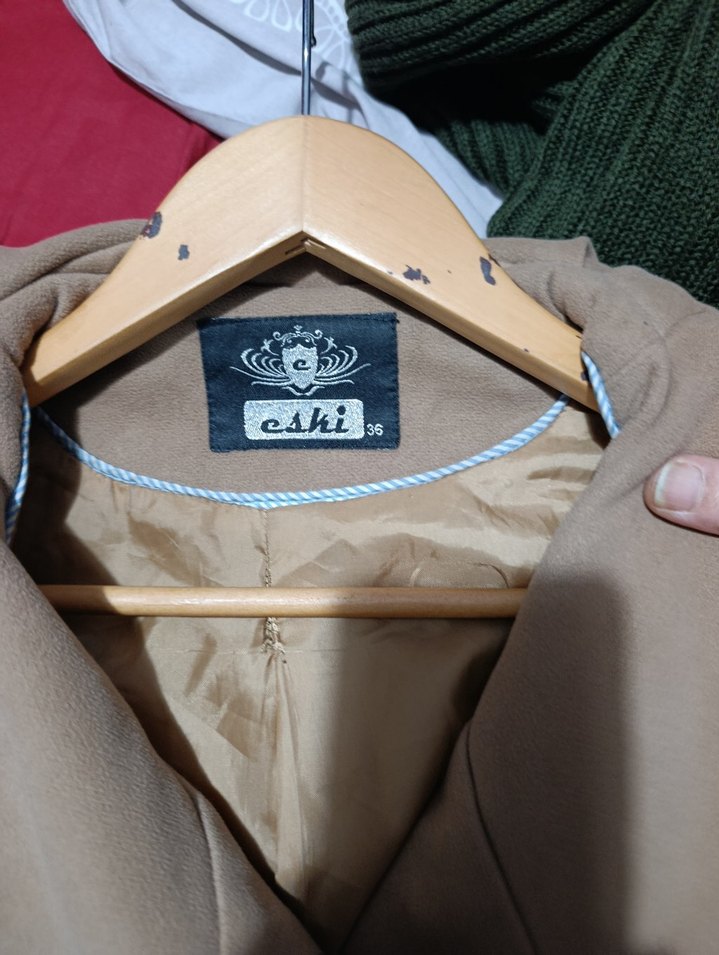 Bej Düğmeli Modern Klasik Kadın Kaban - Görsel 4