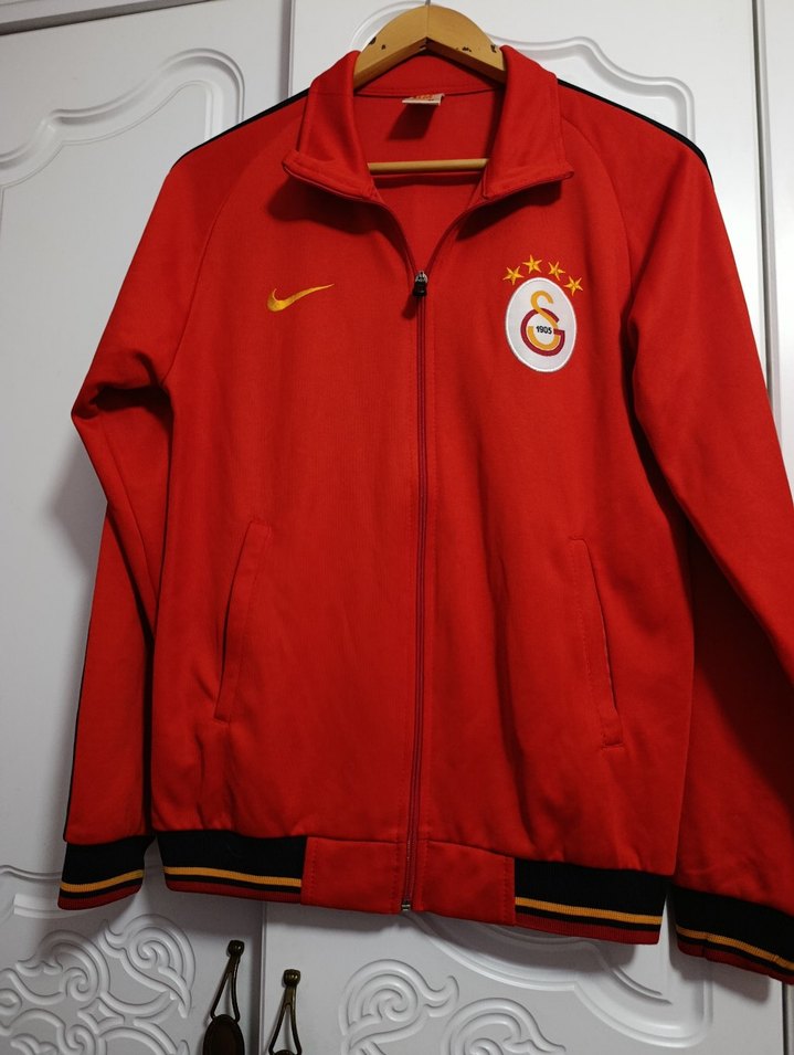 Kadın Kırmızı Fermuarlı Eşofman Üstü - Görsel 2