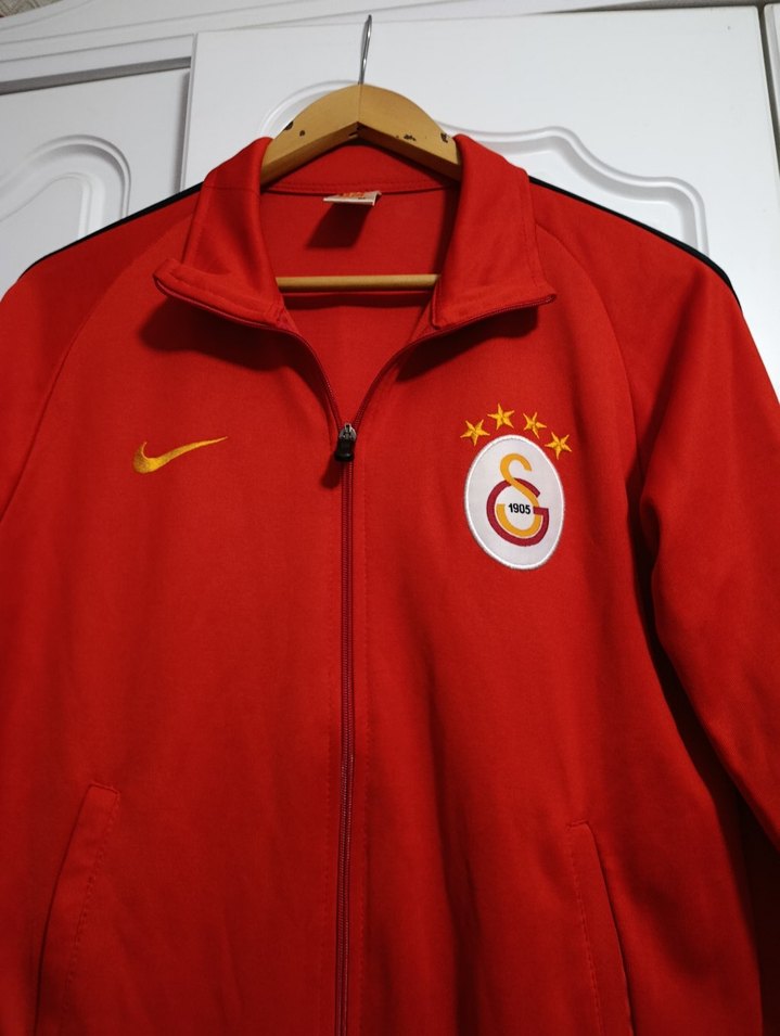 Kadın Kırmızı Fermuarlı Eşofman Üstü - Görsel 3