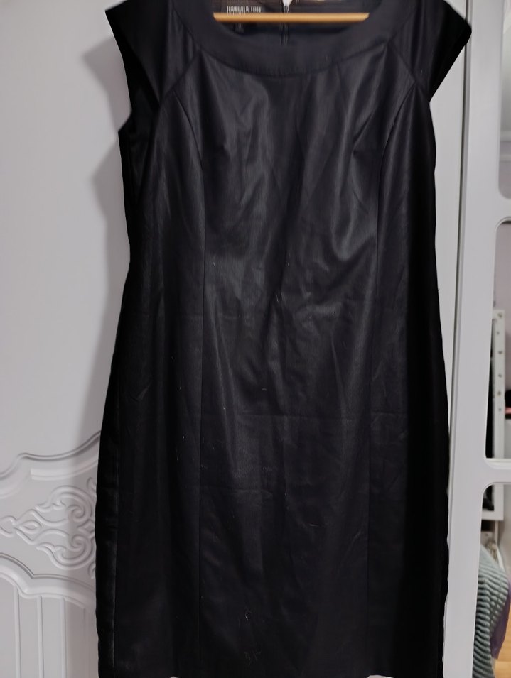 Kemer Detaylı Siyah Midi Kalem Elbise - Görsel 2