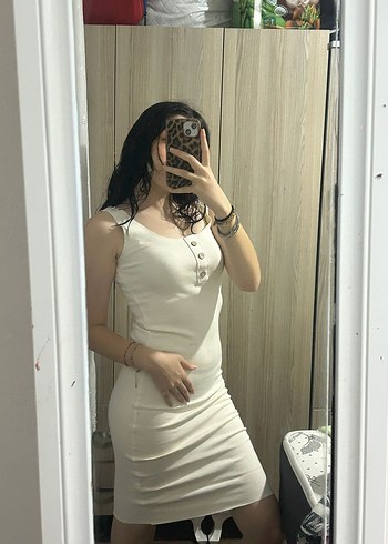 s Beden Beyaz V Yakalı İnce Askılı Midi Elbise