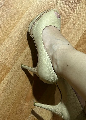 Derimod Bej Stiletto Topuklu Kadın Ayakkabı