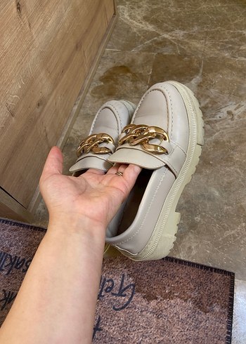 Bej Zincir Detaylı Kadın Platform Loafer