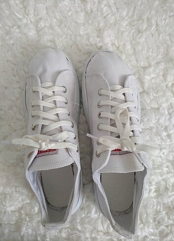 39 Beden beyaz Renk 39 numara beyaz sneakers
