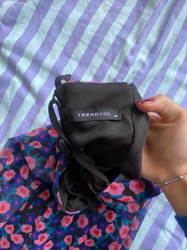 Çiçekli elbise - Görsel 4