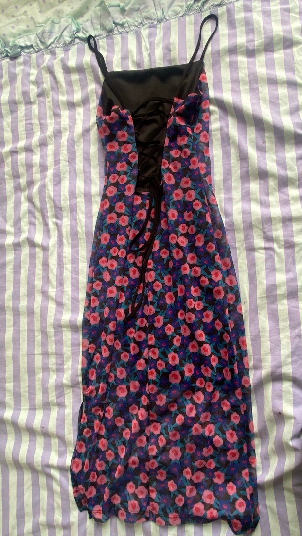 Çiçekli elbise - Görsel 3