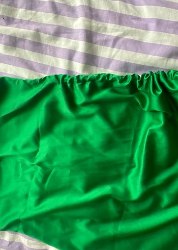 Parlak Yeşil Saten elbise - Görsel 3